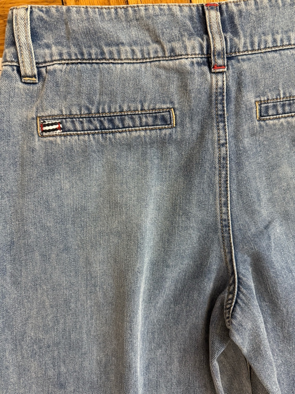 Alice and Olivia
Eric Low Rise Wide Leg Jeans in Sadie Light Vintage Blue - Picture 12 of 14
